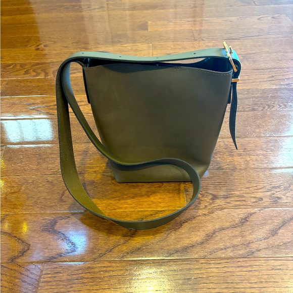 Madewell Handbags - The Essential Mini Bucket Bag
